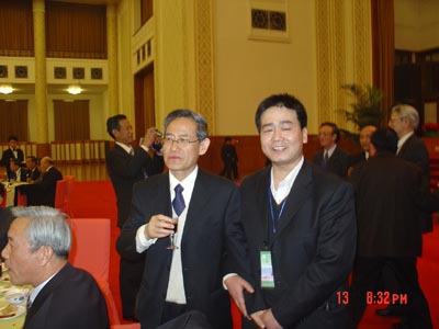 ��������Ժ���ܵ�������ҽҩѧ�����ϸ���ϯ��ҽҩ�����ָ��ֳ��������нӼ�����Ӱ����